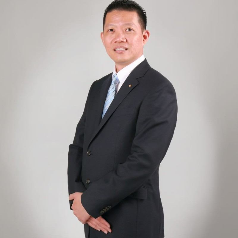 Dr Kenneth Low